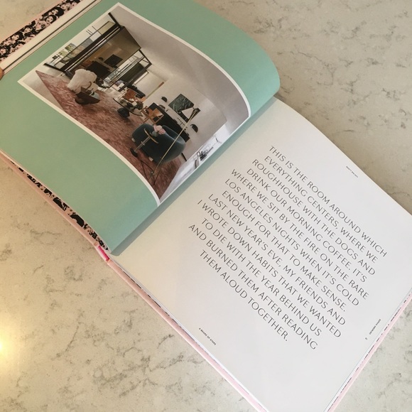 Pink coffee table book - Nasty Galaxy - Picture 5 of 7